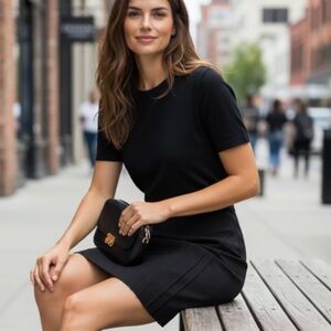 NWOT GUCCI Wool Skirt. Gucci Pencil Skirt. Gucci Stretch Knit Side Zip NWOT.